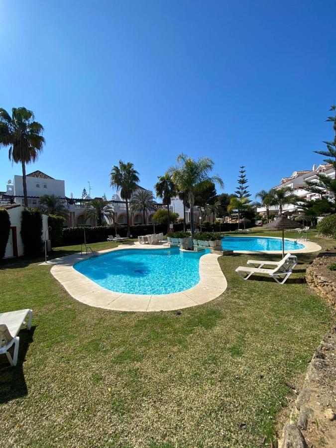 Luxury Beach Side Apartment In Marbella Playa Buitenkant foto
