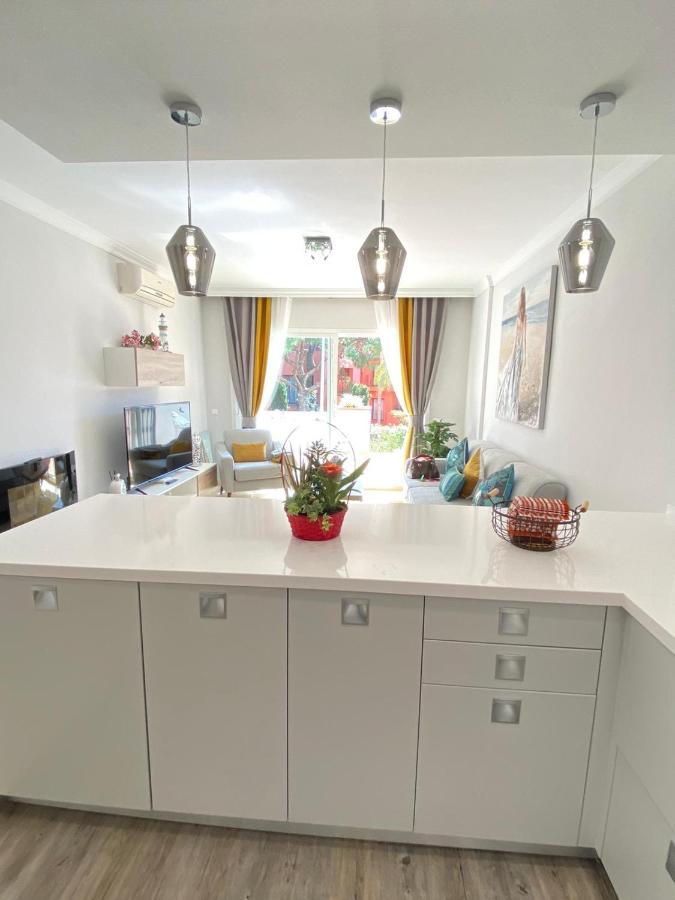 Luxury Beach Side Apartment In Marbella Playa Buitenkant foto