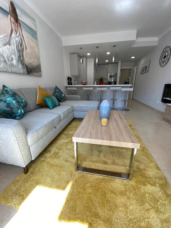 Luxury Beach Side Apartment In Marbella Playa Buitenkant foto