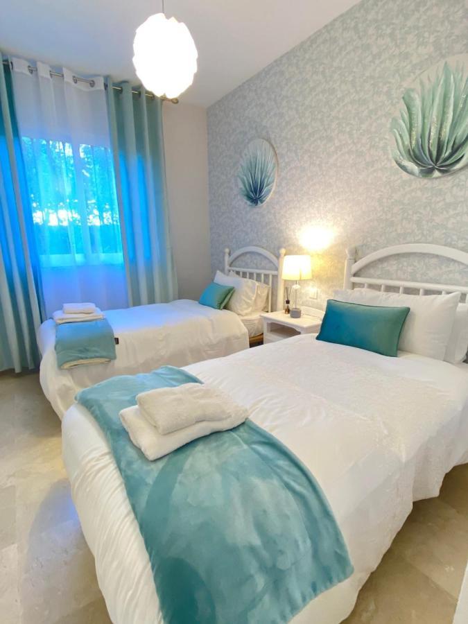 Luxury Beach Side Apartment In Marbella Playa Buitenkant foto