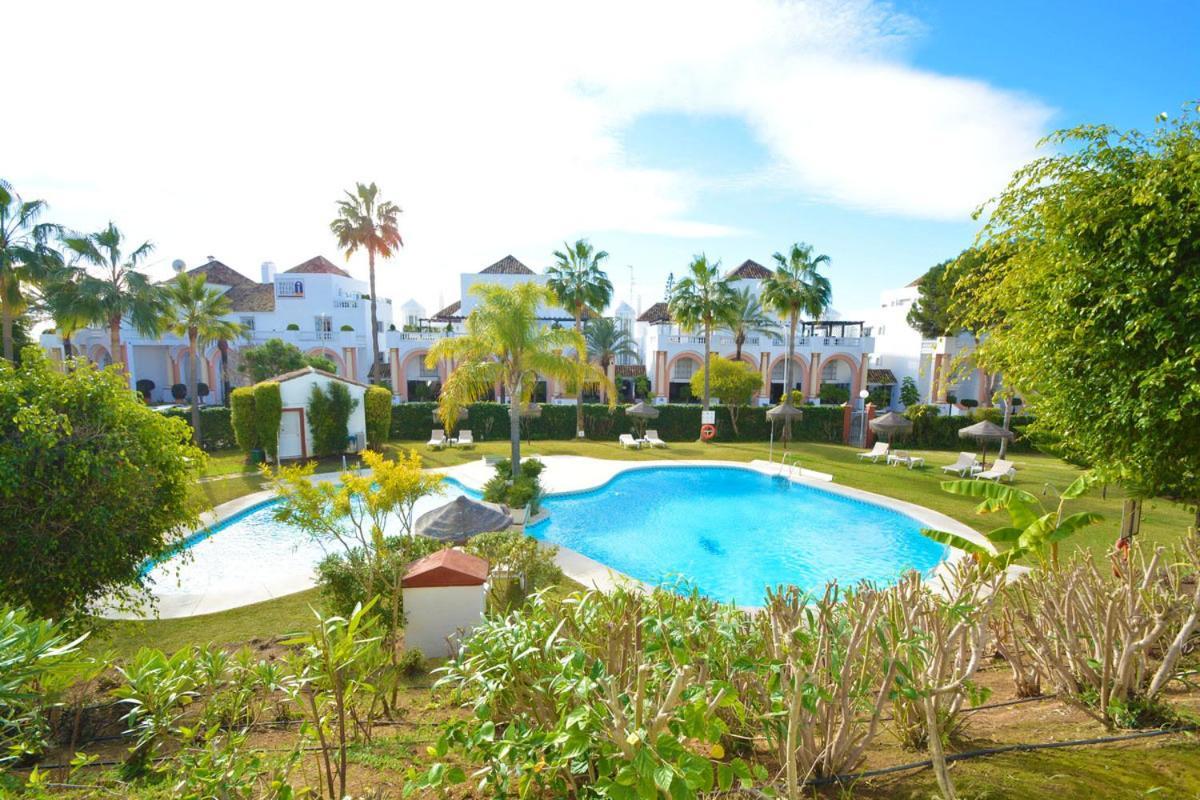 Luxury Beach Side Apartment In Marbella Playa Buitenkant foto