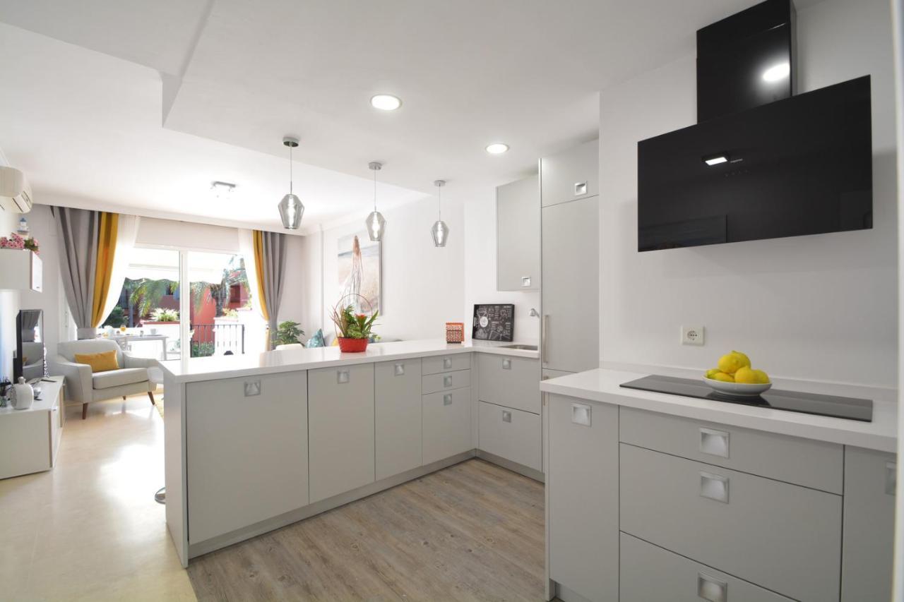 Luxury Beach Side Apartment In Marbella Playa Buitenkant foto