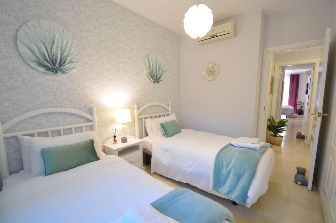 Luxury Beach Side Apartment In Marbella Playa Buitenkant foto