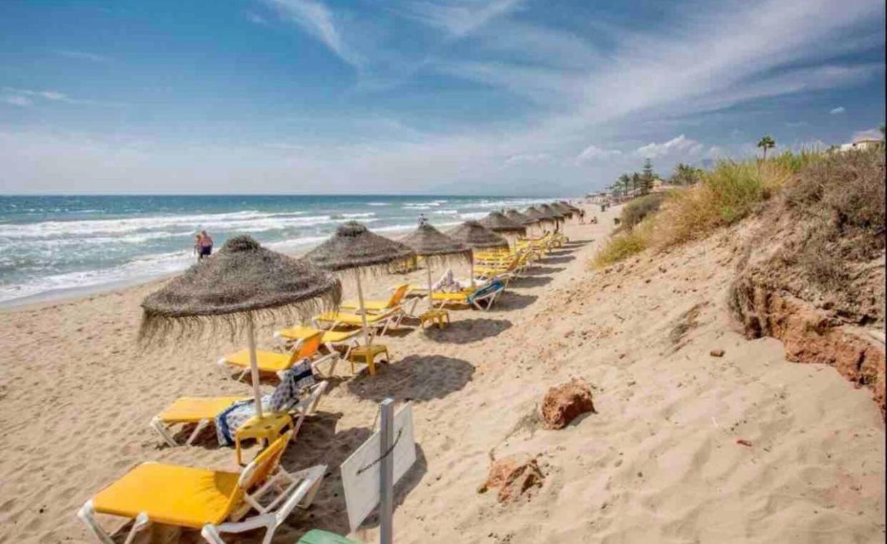 Luxury Beach Side Apartment In Marbella Playa Buitenkant foto